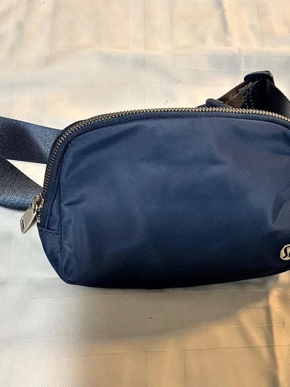 lululemon Everywhere Belt Bag 1L Crossbody in Blue